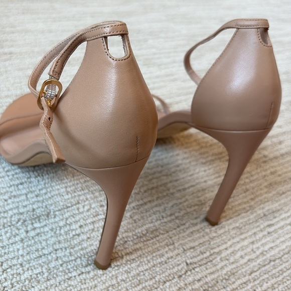 Stuart Weitzman Nudistsong Nude Patent Leather Heels - Picture 11 of 13